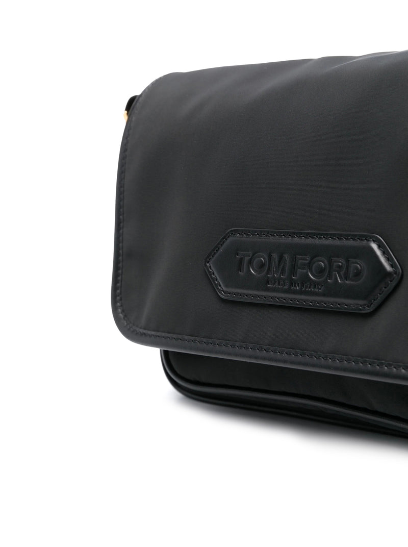 MESSENGER BAG WITH APPLICATION