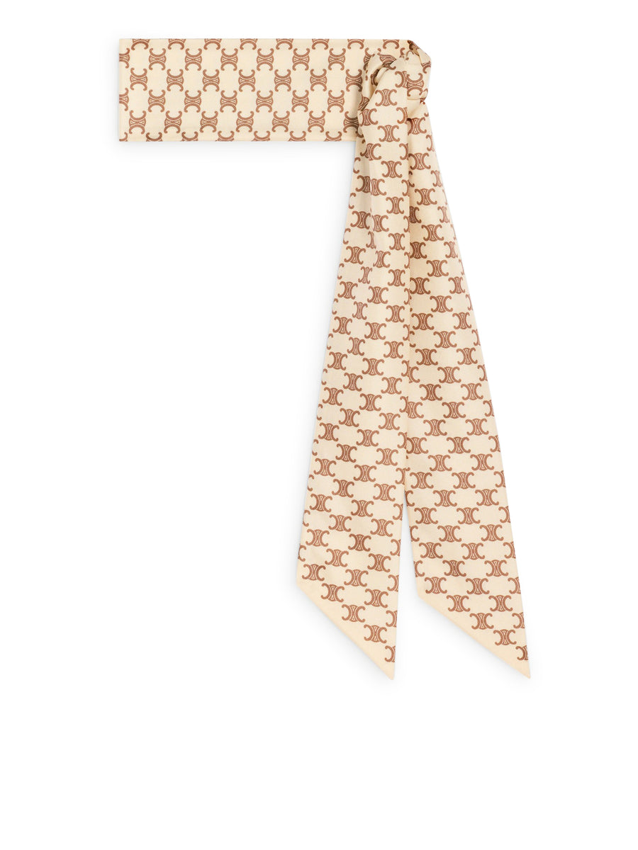 MINI TRIOMPHE SILK TWILL LAVALLIÈRE – Suit Negozi Row MINI TRIOMPHE SILK TWILL LAVALLIÈRE – Suit Negozi Row