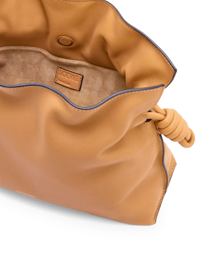 MEDIUM FLAMENCO CLUTCH IN NAPPA