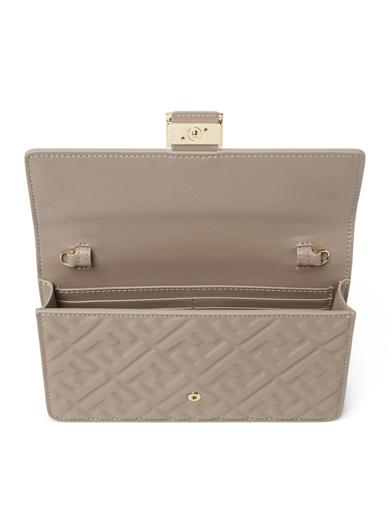 WALLET ON CHAIN BAGUETTE