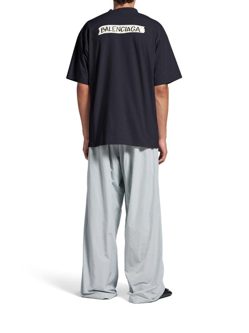 MEN`S MEDIUM FIT MASKING TAPE T-SHIRT