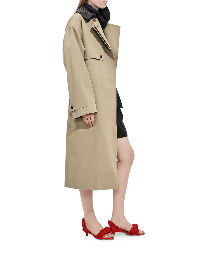 COTTON TRENCH COAT WITH WOVEN LEATHER COLLAR