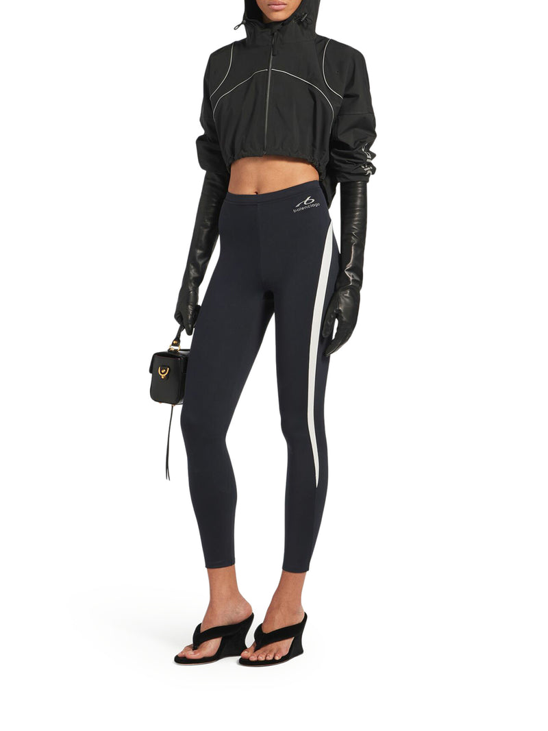 TECHWEAR CROPPED JACKET IN BLACK