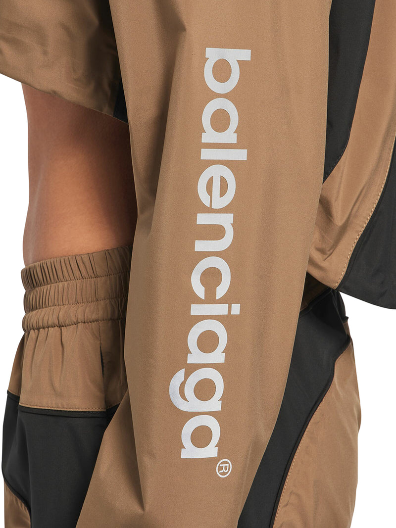 TECHWEAR CROPPED JACKET IN CAMEL