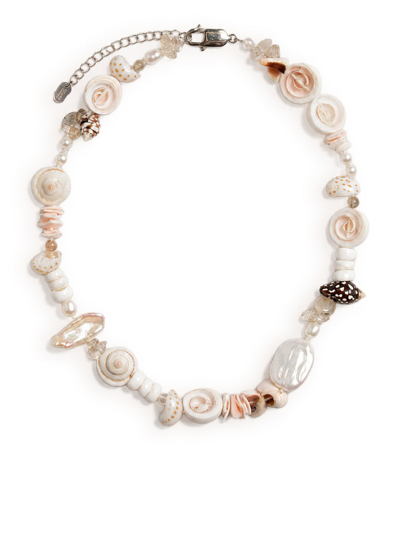 NECKLACE WITH SHELLS