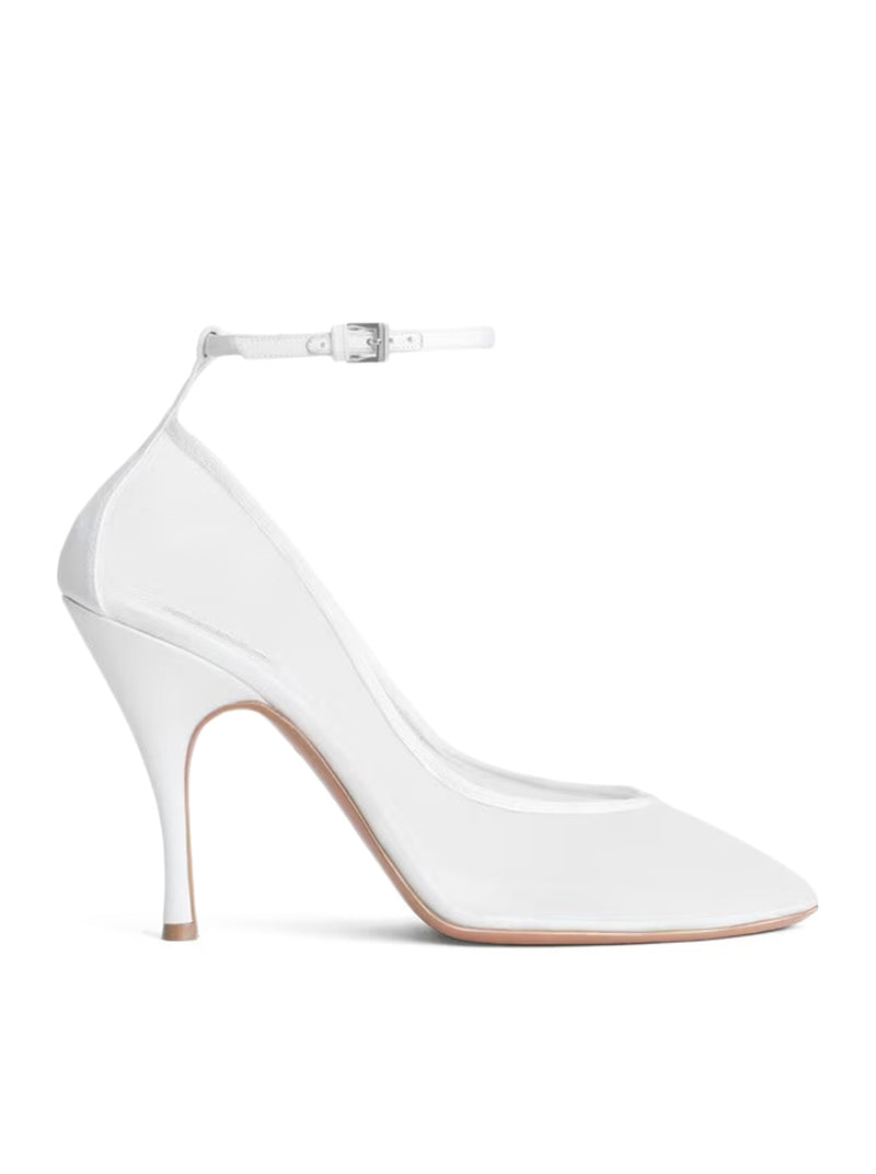 PUMPS WITH MESH STRIPS