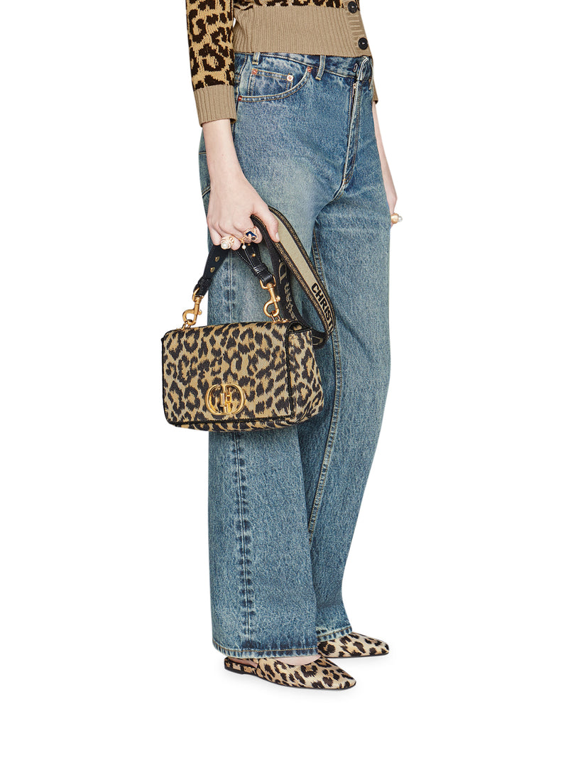 FLARED JEANS