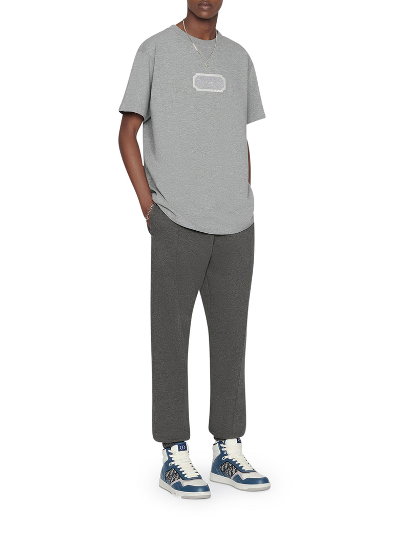 COMFORTABLE FIT T-SHIRT