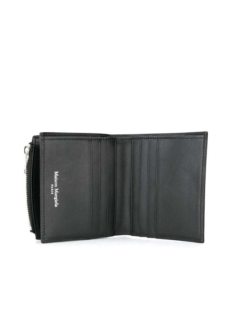 Wallet with four stitching points