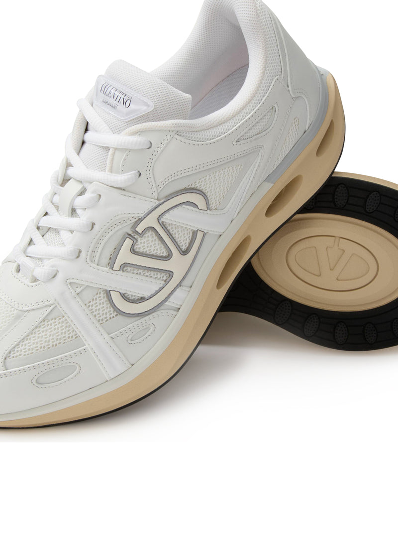 LOW TOP VLOGO EASYJOG SNEAKERS IN CALFSKIN AND FABRIC
