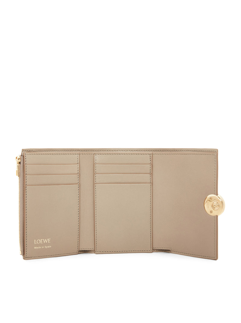 Pebble Small Vertical Wallet in Calfskin Nappa