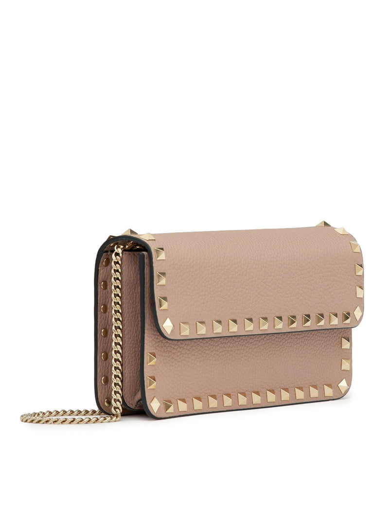 ROCKSTUD CHAIN ??POUCH IN GARNET CALFSKIN