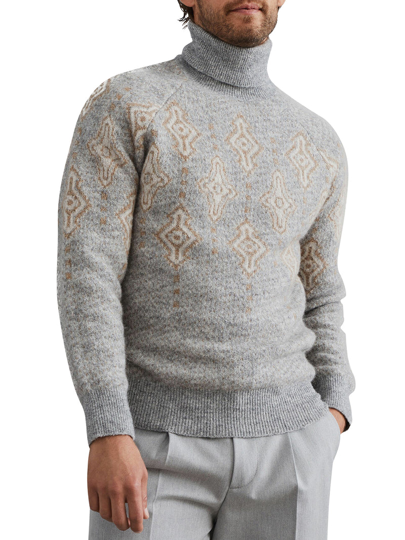 Sweater with inlays