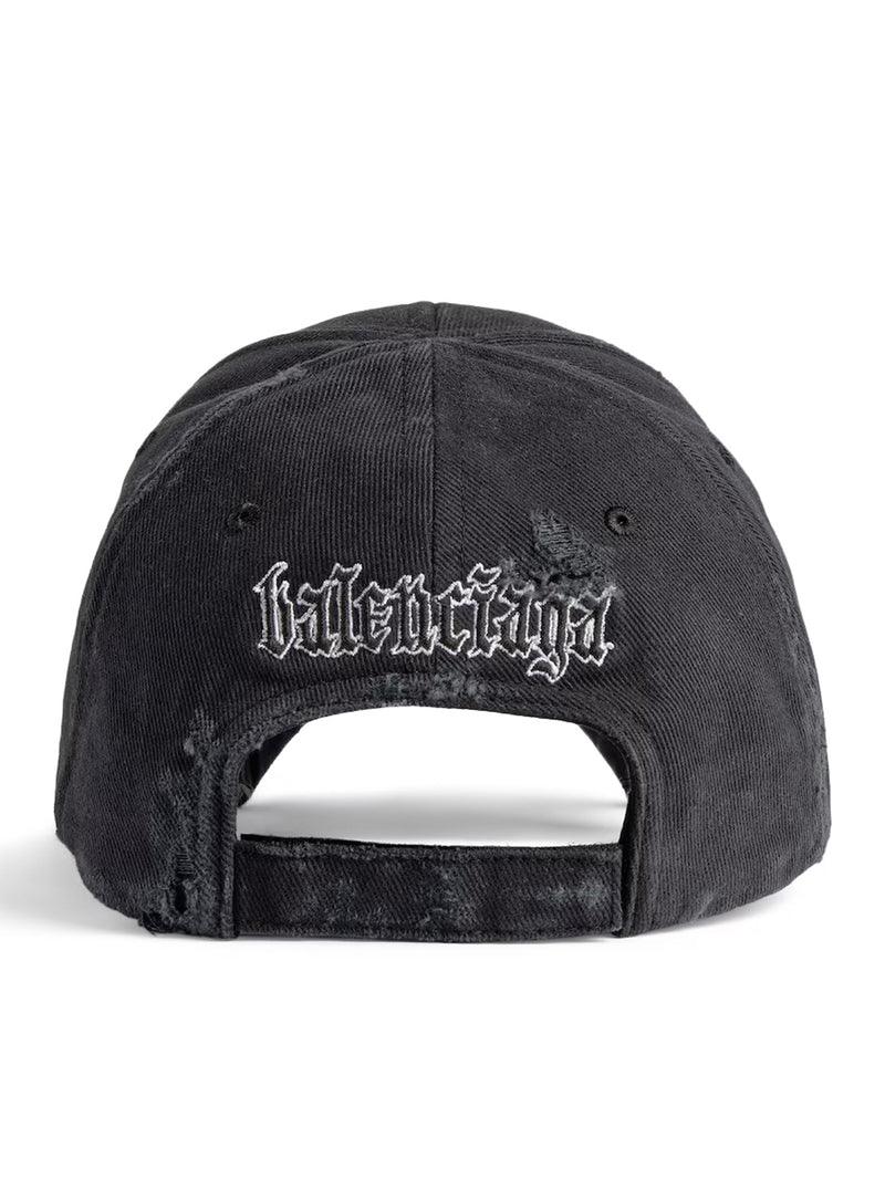 BLACKLETTER SCRIPT HAT IN BLACK DELAVE