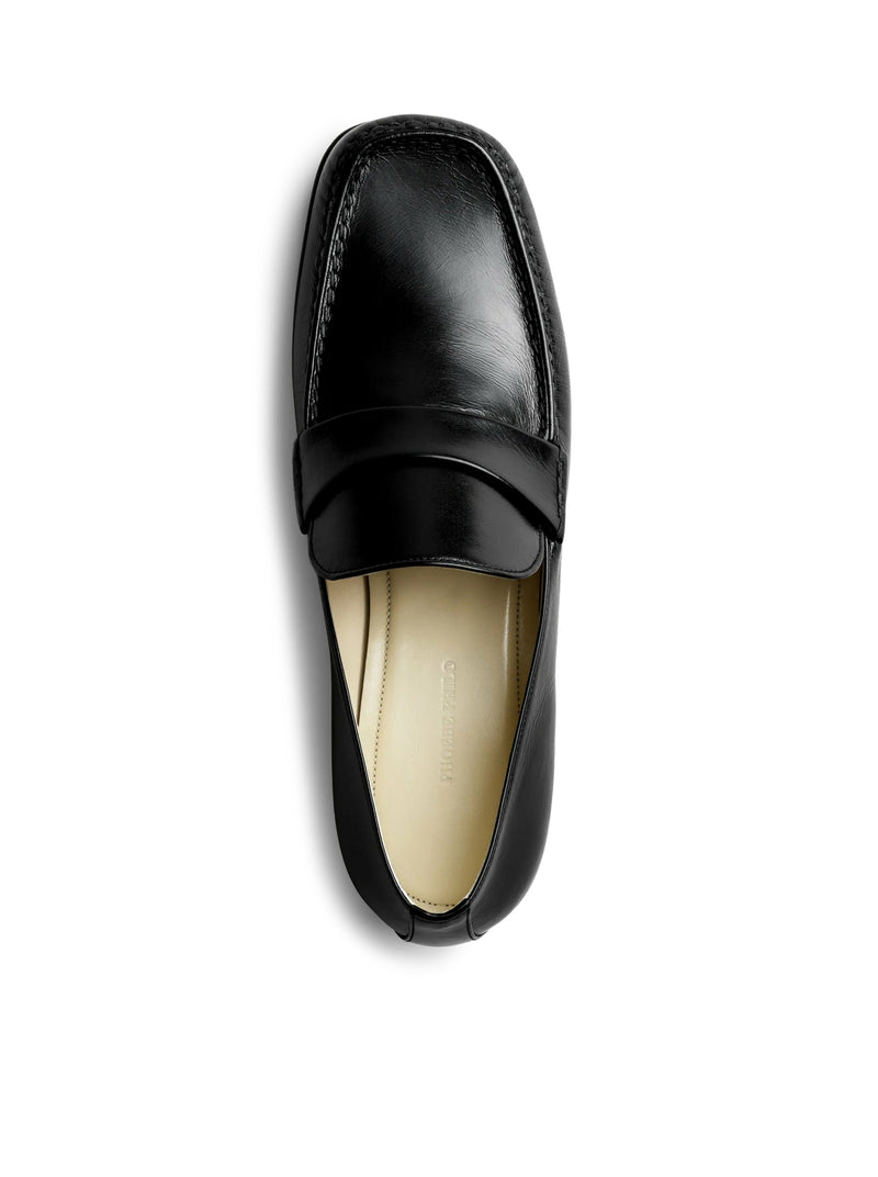 BLACK LEATHER MOCCASIN