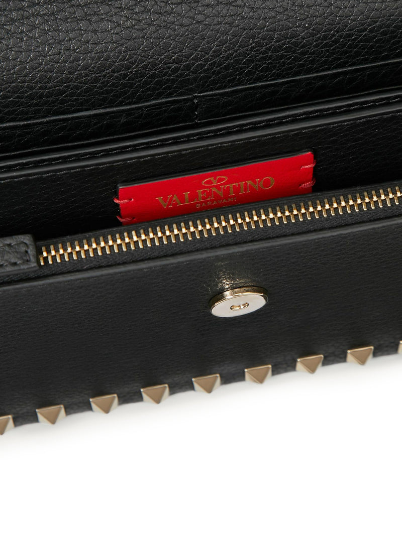 ROCKSTUD CHAIN POUCH IN GARNET CALFSKIN