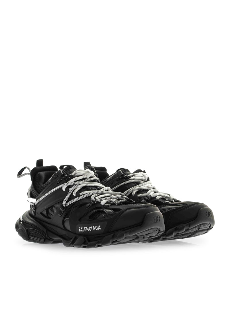 MEN`S TRAIL LACES TRACK SNEAKER IN BLACK/WHITE