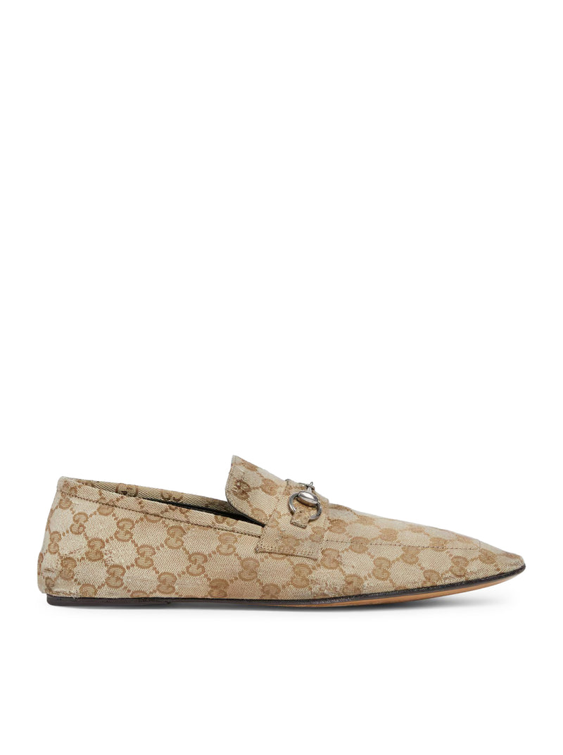 LIVED-EFFECT MOCCASIN WITH HORSE CLIP