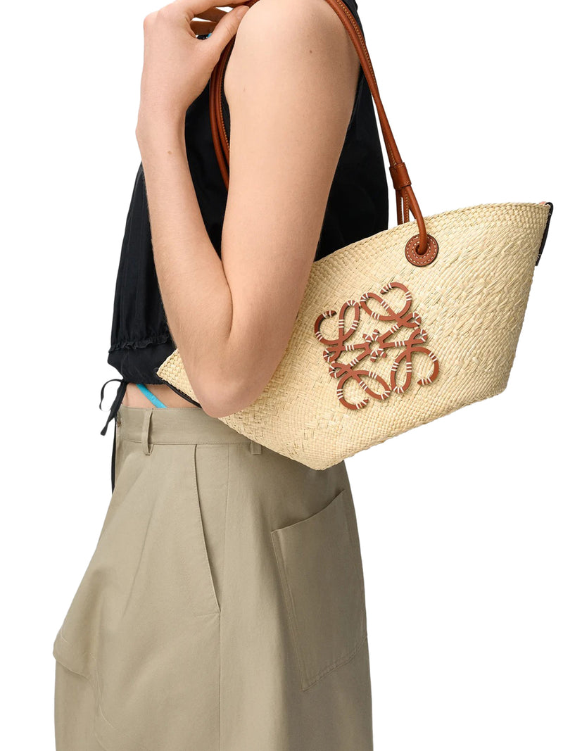 SMALL ANAGRAM BASKET BAG IN IRACA PALM AND CALFSKIN