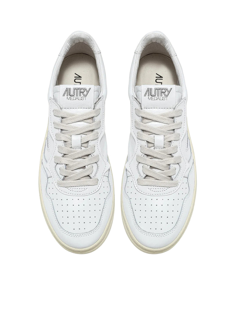 MEDALIST LOW SNEAKERS IN WHITE LEATHER