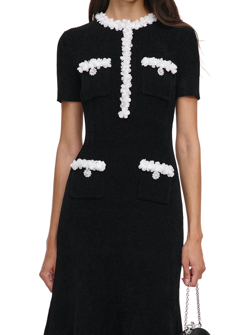 LONG RIBBED KNIT DRESS WITH CONTRASTING FLORAL PROFILES