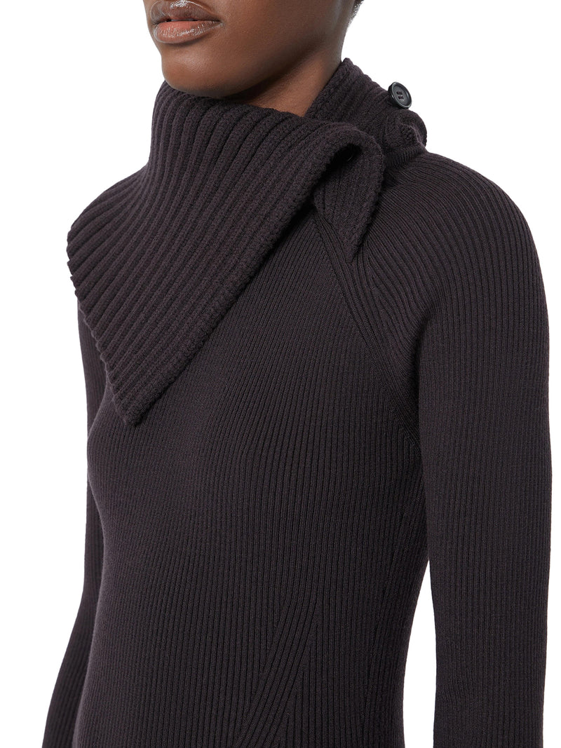 FITTED STRETCH WOOL SWEATER