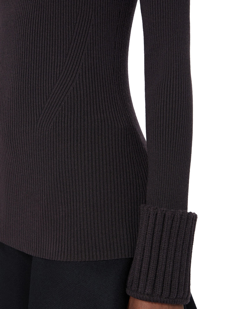 FITTED STRETCH WOOL SWEATER