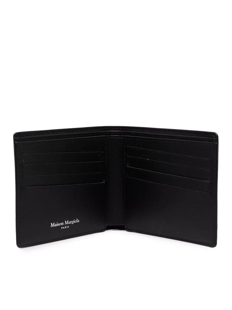 grained bi-fold wallet