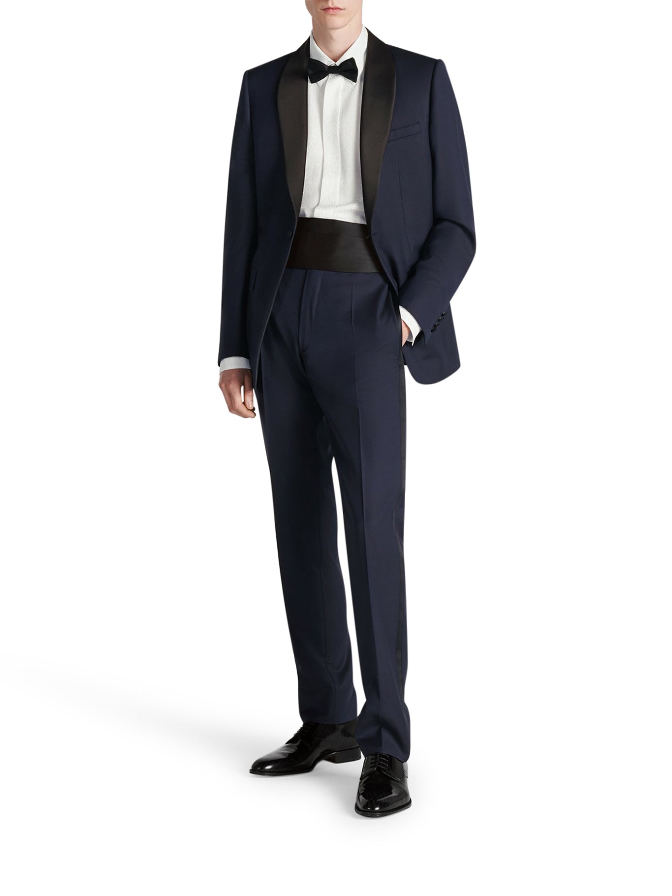 TUXEDO WITH CLASSIC CUT AND SHAWL LAPELS