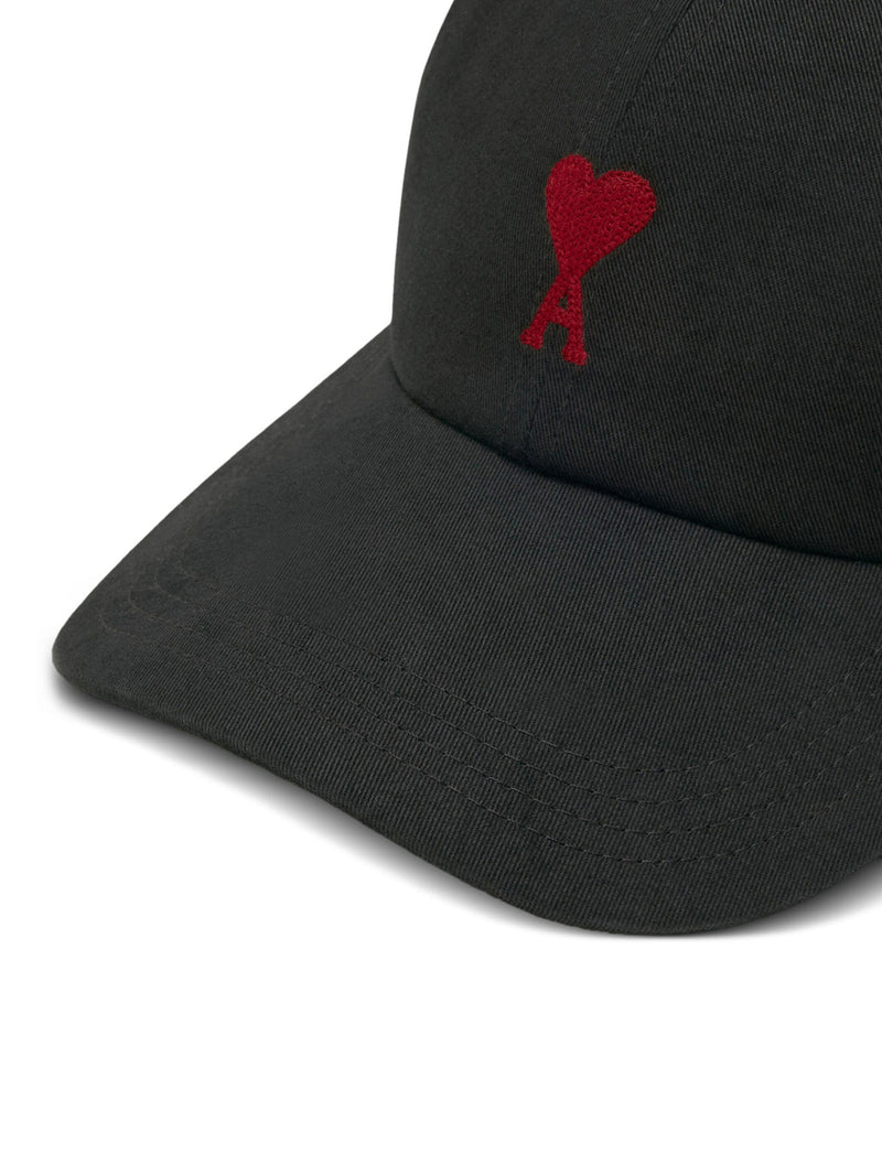 Ami-de-Coeur-motif hat
