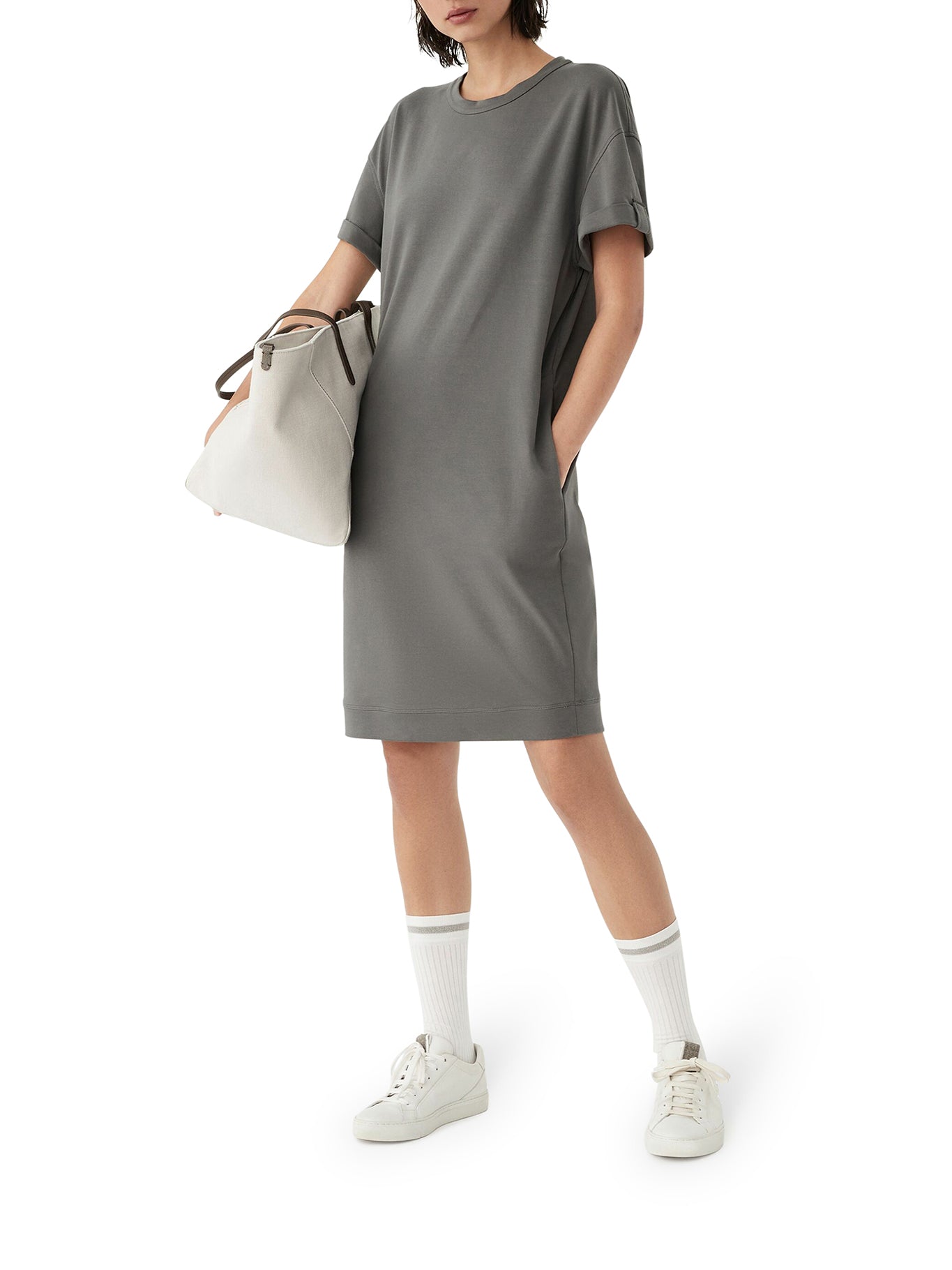 Short crew-neck dress with long sleeves